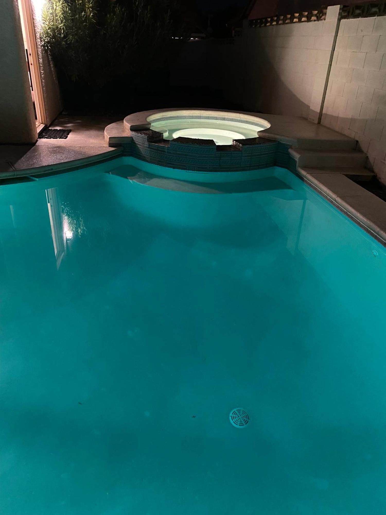 Luxury 1900 Sq Ft House Huge 46 Ft Pool & Hot Spa ลาสเวกัส ภายนอก รูปภาพ