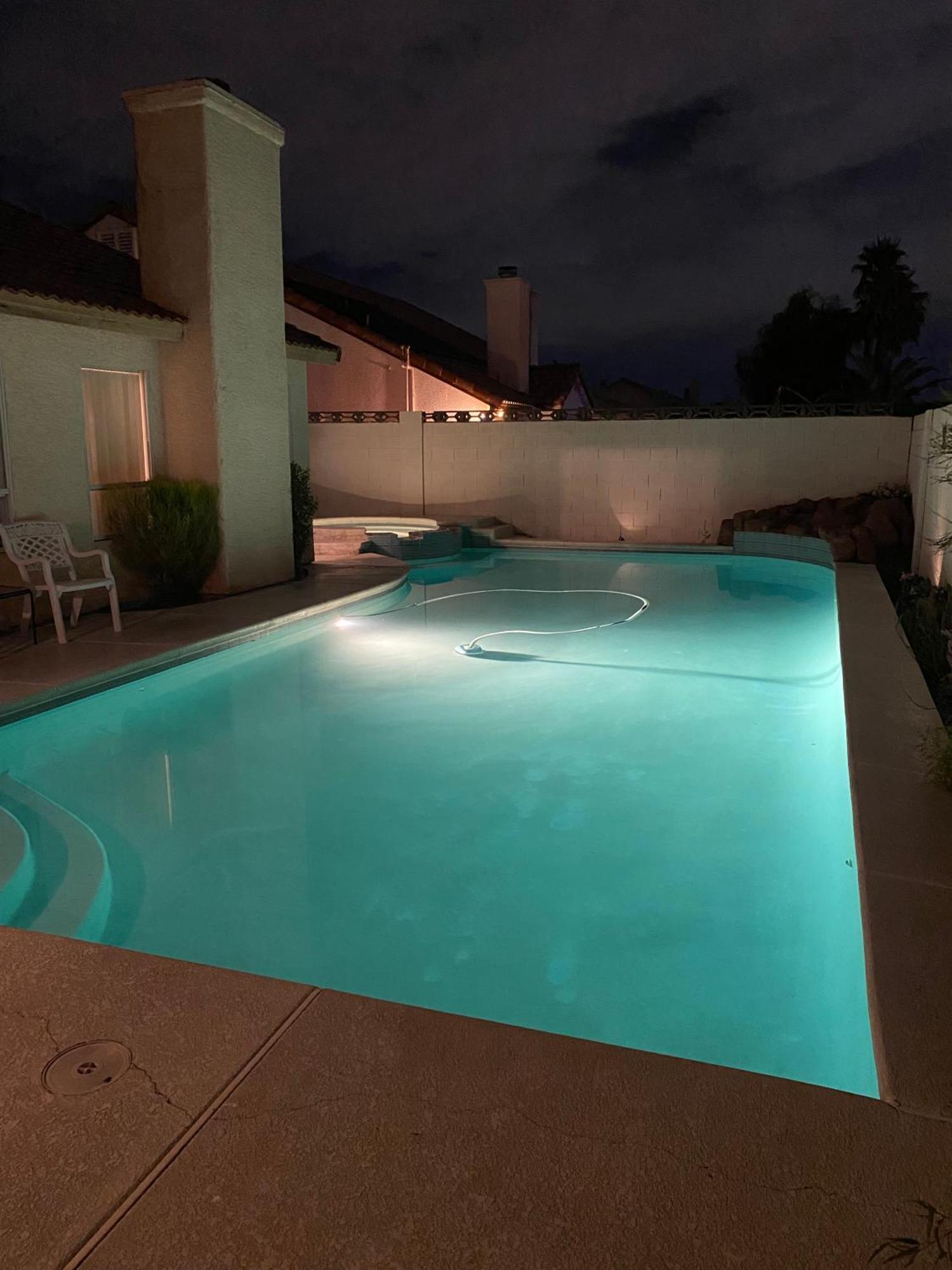 Luxury 1900 Sq Ft House Huge 46 Ft Pool & Hot Spa ลาสเวกัส ภายนอก รูปภาพ